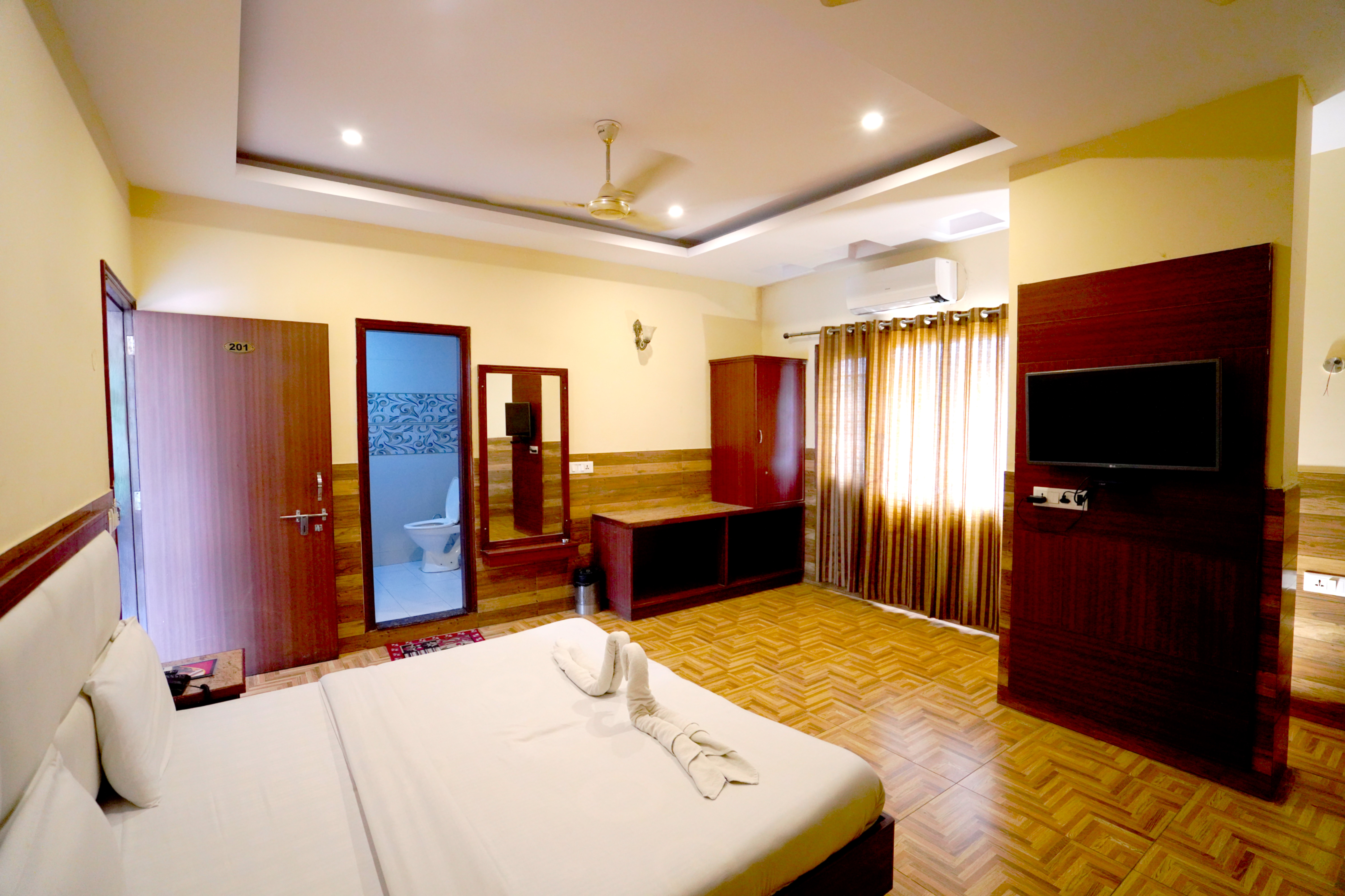 Hotel Vishnu Inn, Dehradun - slider