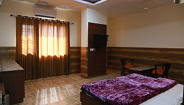 Hotel Vishnu Inn, Dehradun- Deluxe Rooms-3